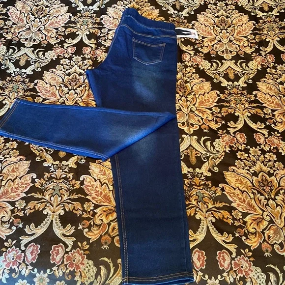 NWT denim skinny leggings. Elastic waist. - Picture 1 of 5